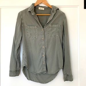 Anthropologie Bella Dahl army green chambray shirt